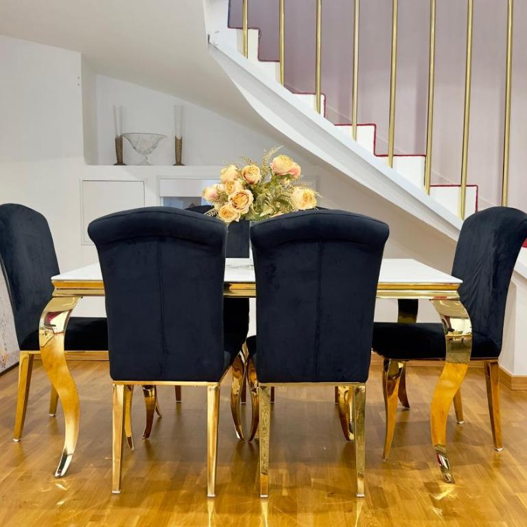 Villa Parc - Private Parking - 8min From Disneyland, Big Mall, Train station - Maison de Vacances 4 Chambres - 24
