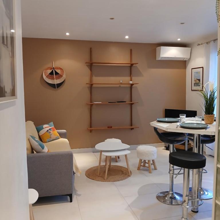 Appartement centre Antibes bd Albert 1er - Apartment mit 1 Schlafzimmer - 4