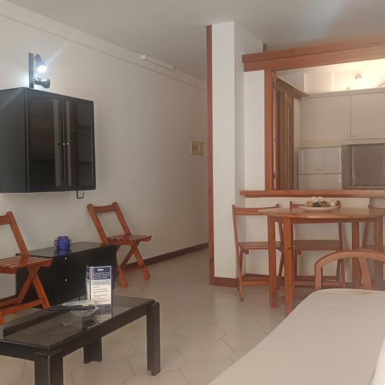 Rentalmar Novelty Families Only - Two-Bedroom Apartment - 15