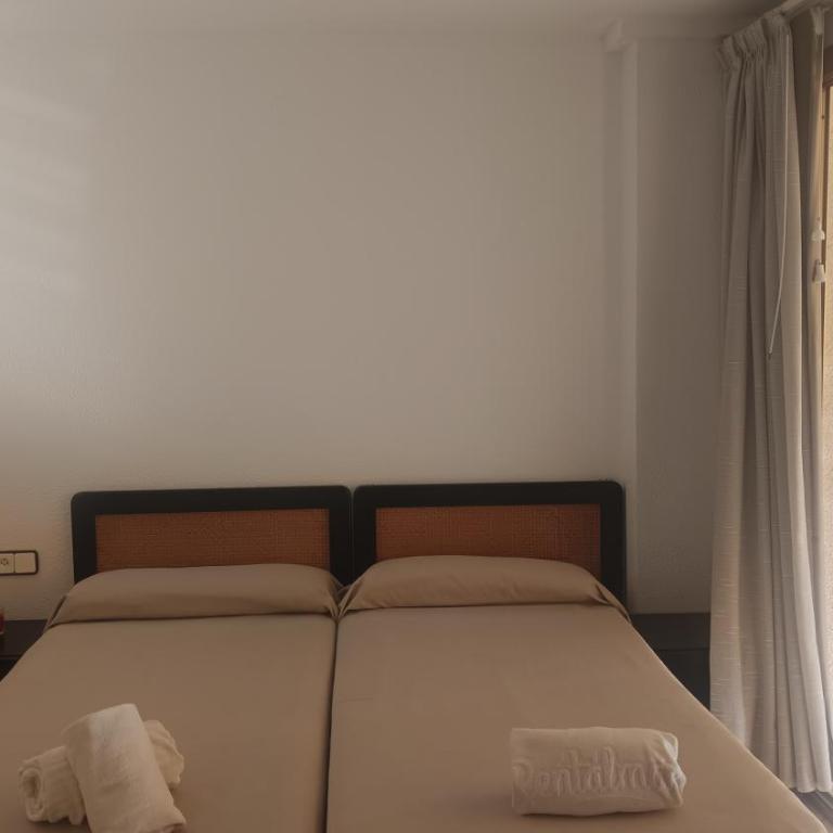 Rentalmar Novelty Families Only - Two-Bedroom Apartment - 19