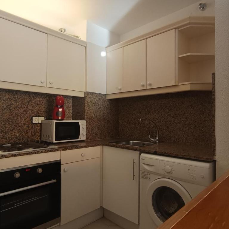 Rentalmar Novelty Families Only - Two-Bedroom Apartment - 21