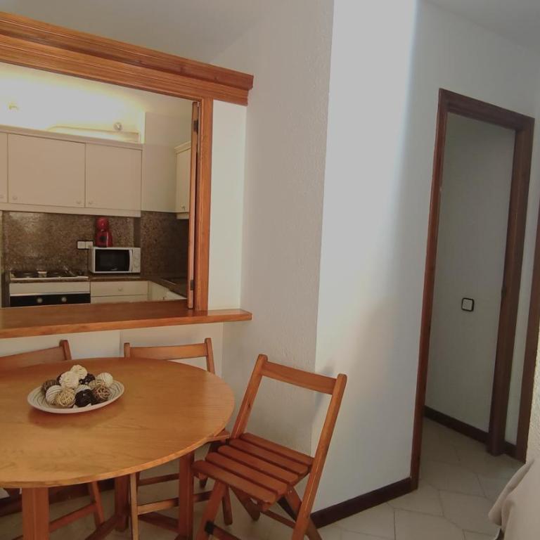 Rentalmar Novelty Families Only - Two-Bedroom Apartment - 10