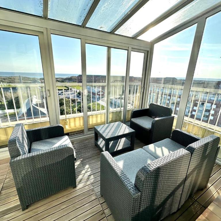 Vue panoramique au 8ème étage avec 3 Terrasses & 1 Parking à Berck-Plage - Two-Bedroom Apartment with Balcony and Sea View - 2