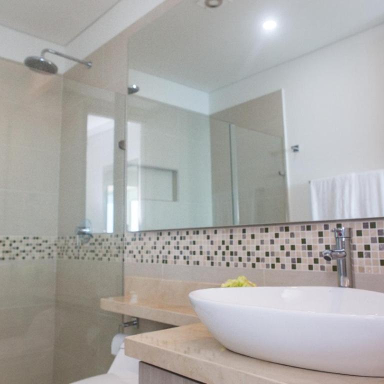 Palmetto Sunset - One-Bedroom Family Apartment - 13