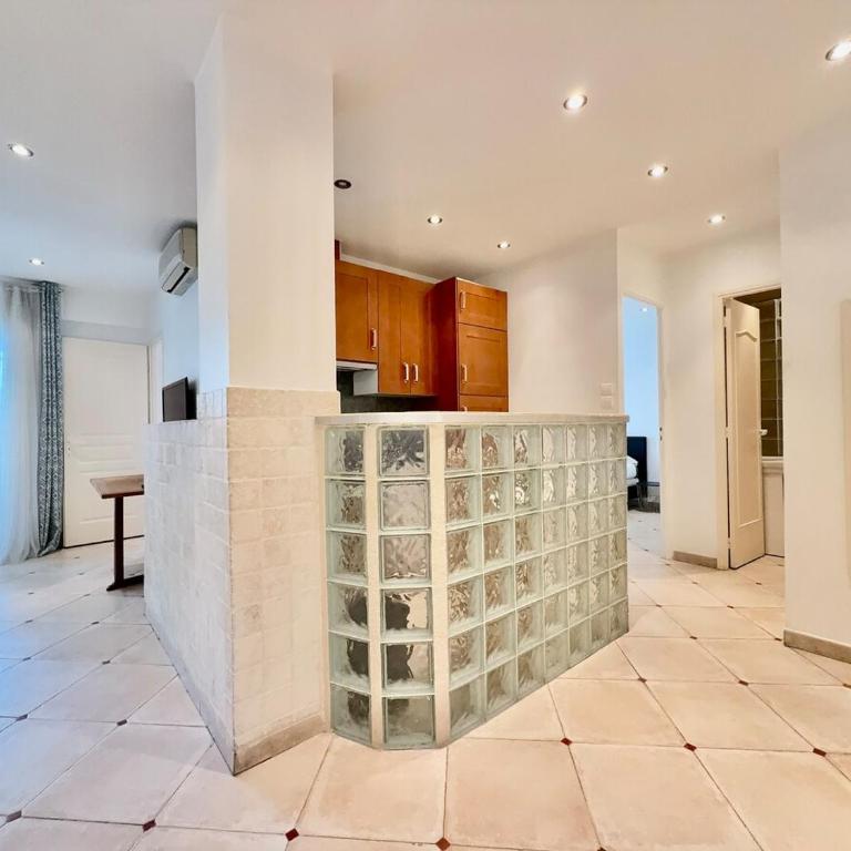 Hypercentre - Vue Mer - Plage 50m - Appartement 2 Chambres - 8
