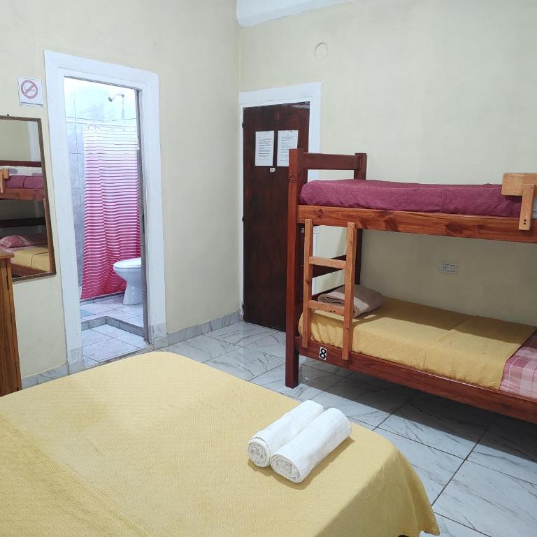Nomads Hostel - Habitación Familiar con baño privado - 4