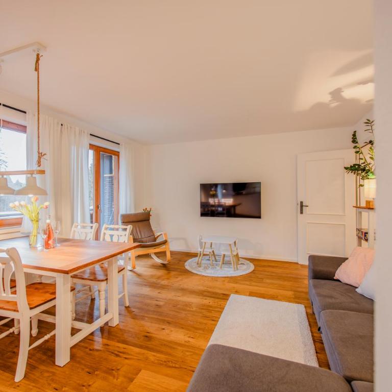 Ferienhaus am Berg - Apartment mit 2 Schlafzimmern und Balkon - 21