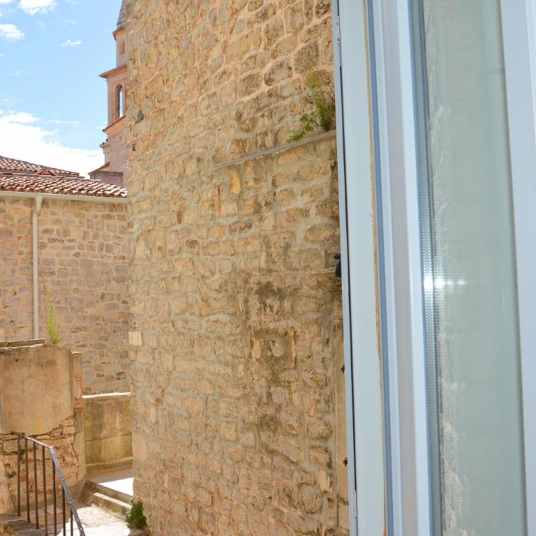 Montenegro Backpackers Home Budva - Kreveti na Sprat u 8-krevetnoj Spavaonici - 15