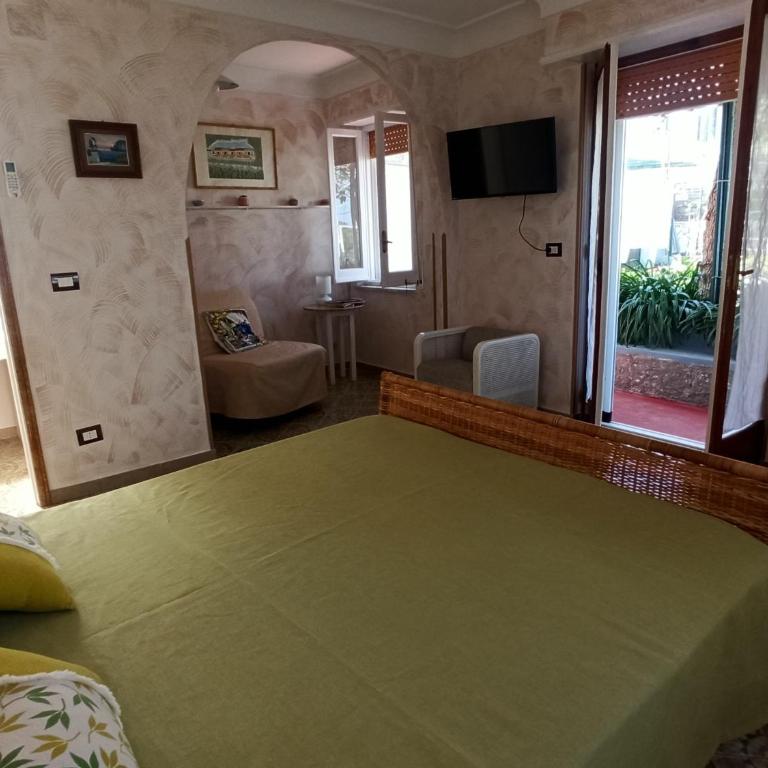 Villa dei fiori B&B - Camera Matrimoniale Deluxe con 1 Letto Supplementare - 4