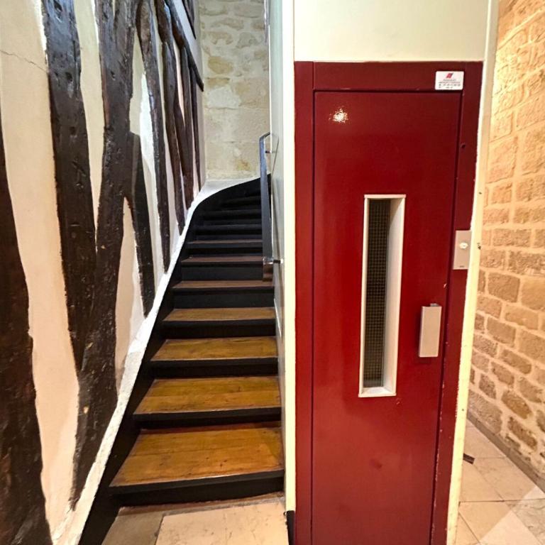 Large studio - heart of Paris - One-Bedroom Apartment - 4