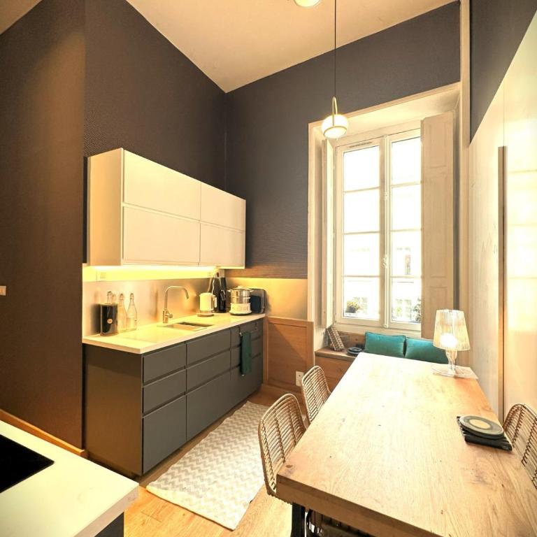 Illustre-Appartement de caractère hypercentre-Balcon - Apartment - 12