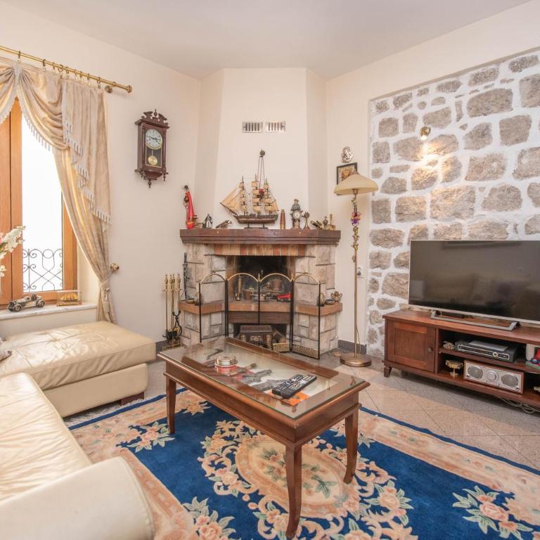 S&P City Center Apartments - Three-Bedroom Superior Apartment - 14
