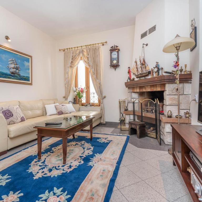 S&P City Center Apartments - Three-Bedroom Superior Apartment - 13