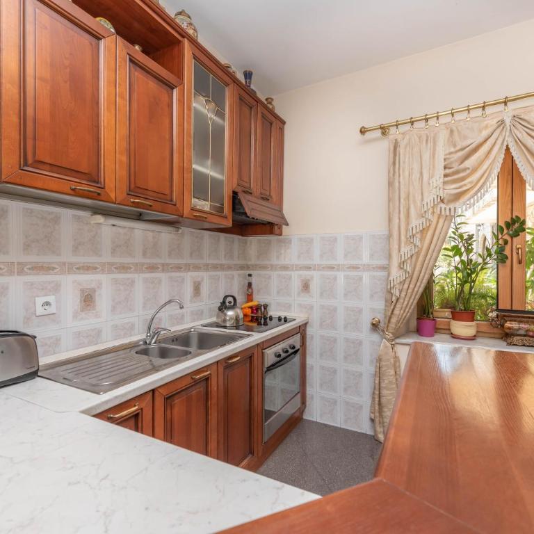 S&P City Center Apartments - Three-Bedroom Superior Apartment - 7