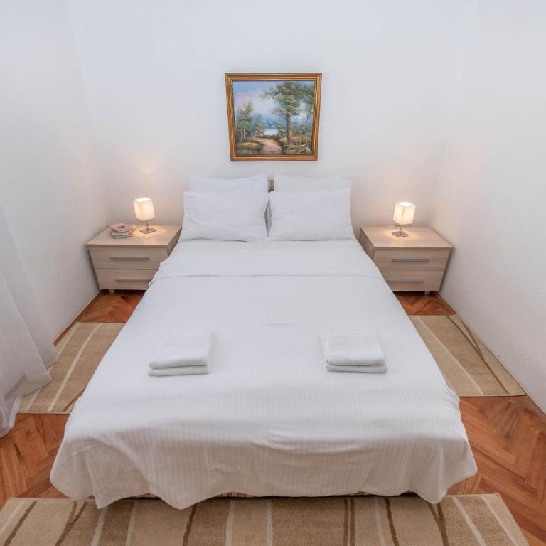 S&P City Center Apartments - Three-Bedroom Superior Apartment - 27