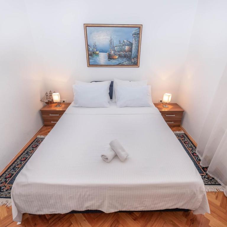 S&P City Center Apartments - Three-Bedroom Superior Apartment - 30
