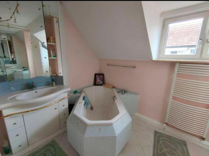 Comfortable House with Two Floors - Casa de 3 dormitorios - 40