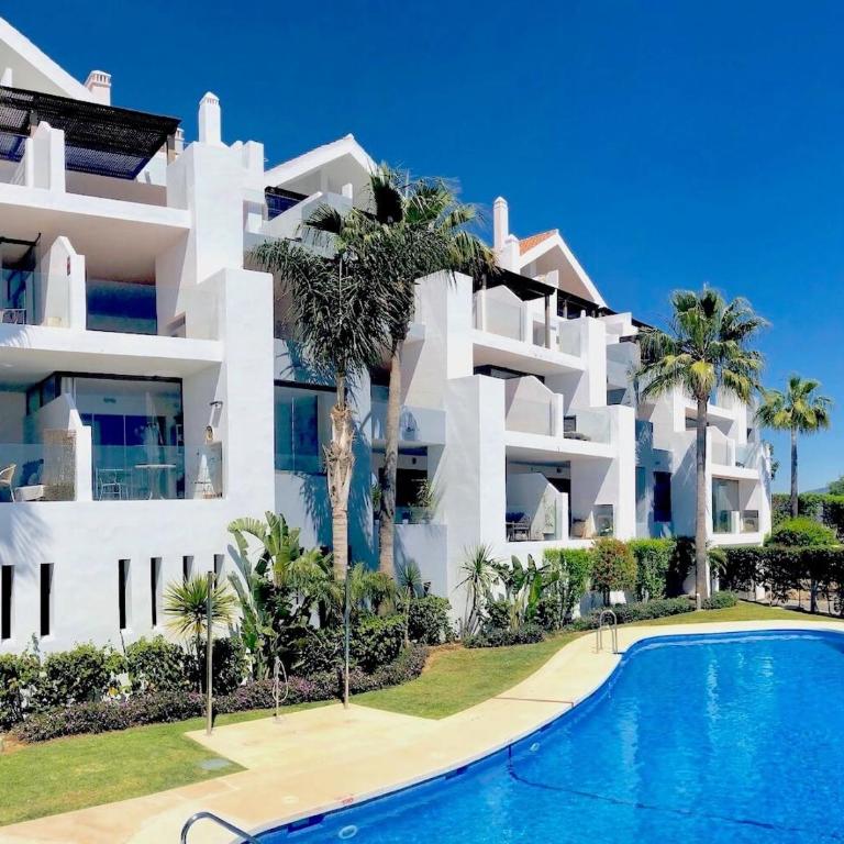 South Facing Apartment with Ample Sun Terrace & Panoramic Views - Apartamento de 2 dormitorios con terraza y vistas al mar - 1