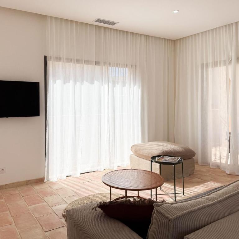 Villa familiale avec piscine hyper centre - Three-Bedroom Villa - 38