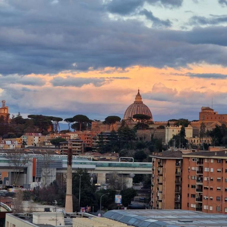 Casa Vista San Pietro - Appartamento con 2 Camere da Letto e Vista Città - 4