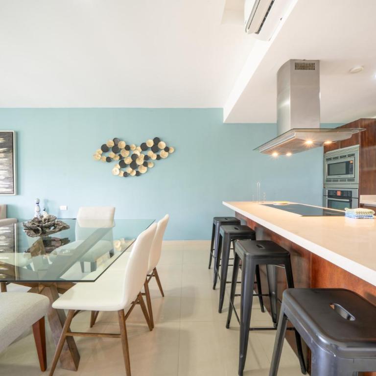 Luxury 2 BR Condo with tub & Infinity Pool - Beach Side At Mareazul - Sirenita G - Two-Bedroom Apartment - 16