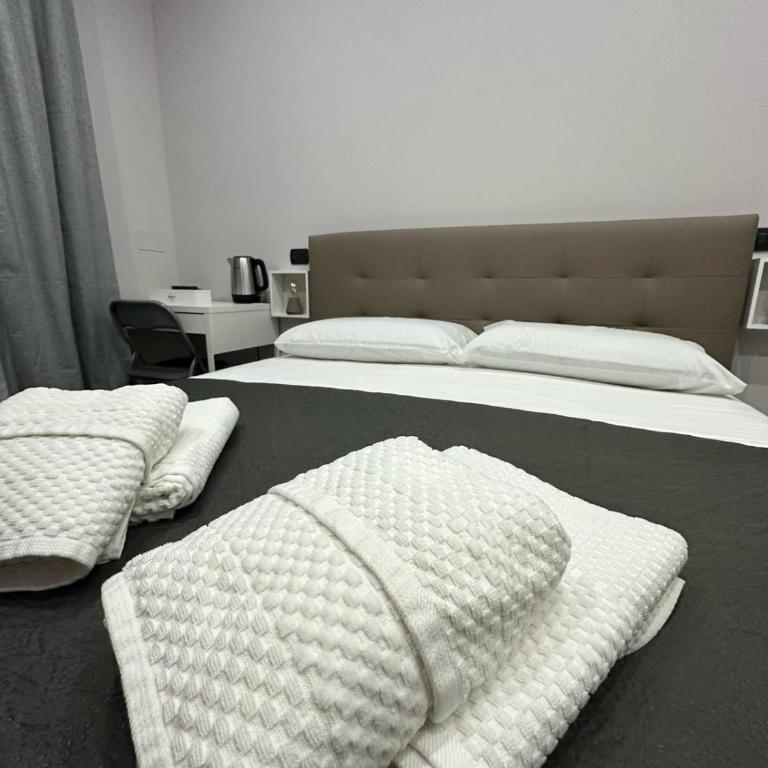 Atestar Rooms Napoli - Camera Matrimoniale - 5