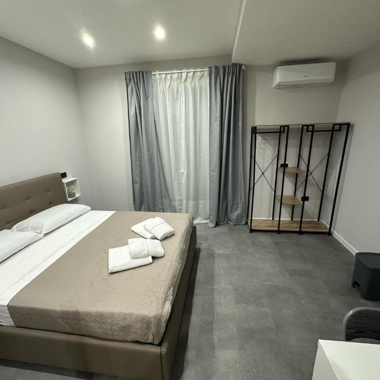 Atestar Rooms Napoli - Camera Deluxe - 4