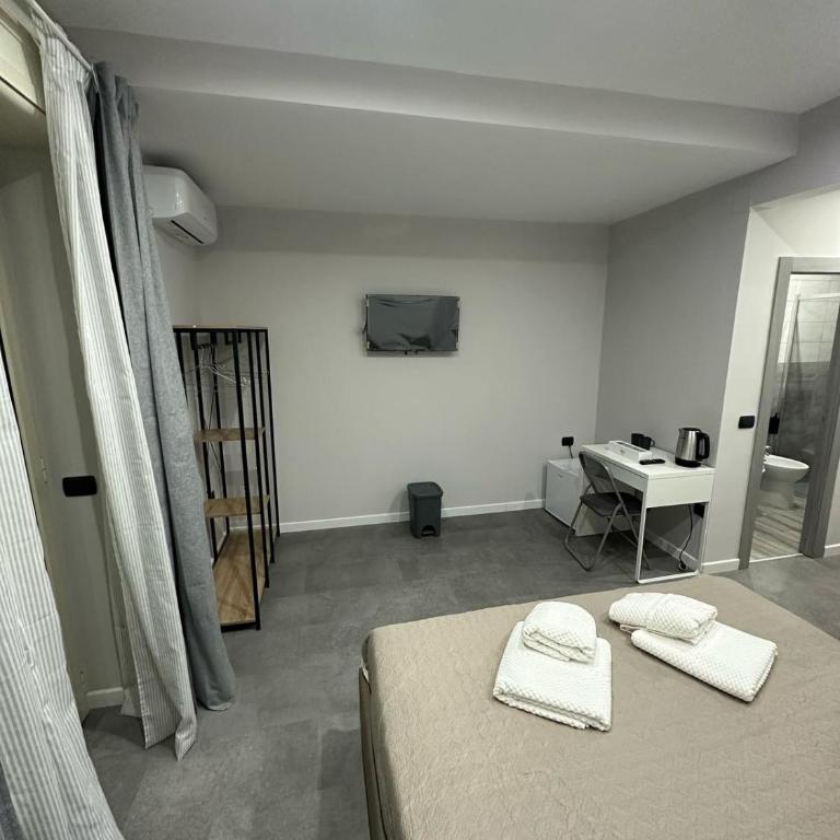 Atestar Rooms Napoli - Camera Deluxe - 6