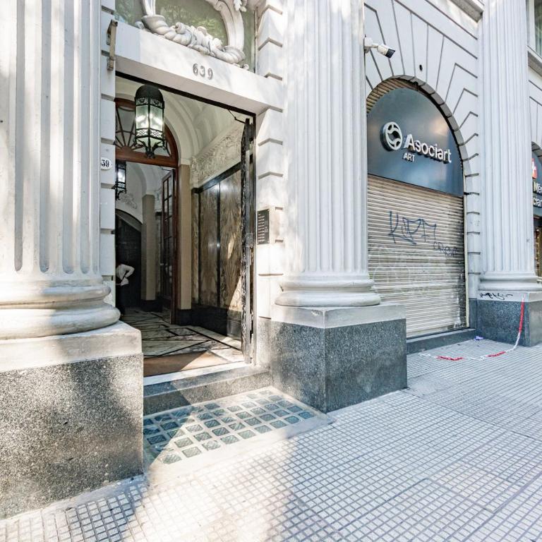 Coqueto y cómodo departamento en la mejor zona céntrica de Buenos Aires sobre Alem - Apartamento de 2 dormitorios - 11