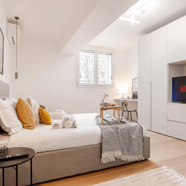 Suite CityLife 6 Guests - XL Living and 2 Baths - Appartamento Superior con 2 Camere da Letto - 3