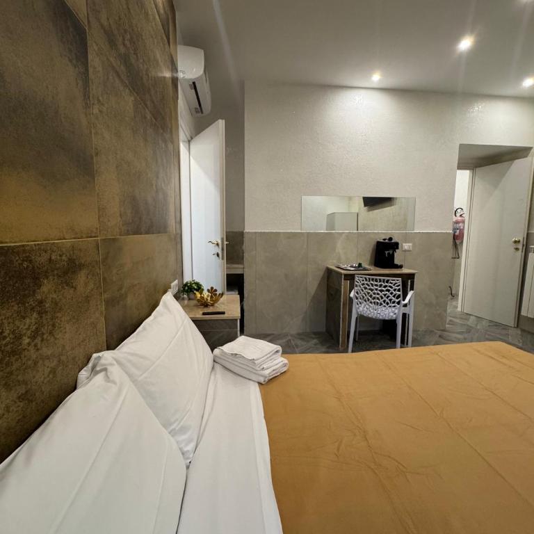 LUXOR ECO ROMA CASA E APPARTAMENTO PER VACANZE IN CENTRO Piazza Bologna, Colosseo, Piazza di Spagna, Vaticano, San Pietro, Sapienza, Fontana di Trevi, Piazza Navona, Trastevere, Tiburtina, Termini, Aeroporto - Camera Matrimoniale Superior - 5
