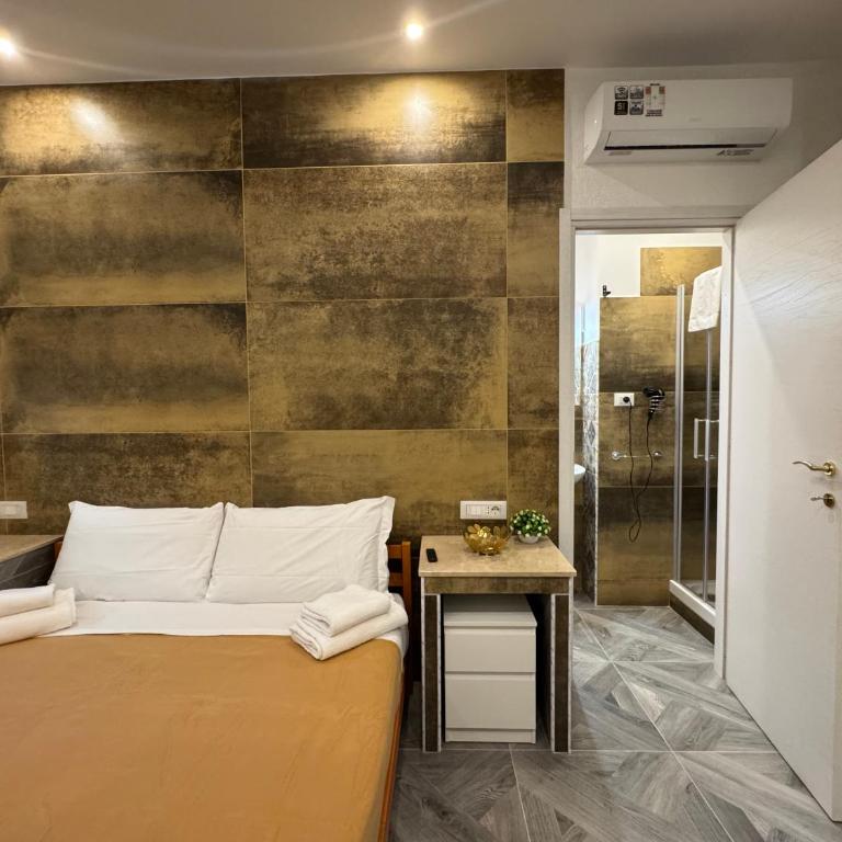 LUXOR ECO ROMA CASA E APPARTAMENTO PER VACANZE IN CENTRO Piazza Bologna, Colosseo, Piazza di Spagna, Vaticano, San Pietro, Sapienza, Fontana di Trevi, Piazza Navona, Trastevere, Tiburtina, Termini, Aeroporto - Camera Matrimoniale Superior - 6