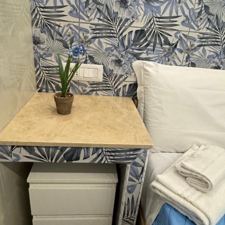 LUXOR ECO ROMA CASA E APPARTAMENTO PER VACANZE IN CENTRO Piazza Bologna, Colosseo, Piazza di Spagna, Vaticano, San Pietro, Sapienza, Fontana di Trevi, Piazza Navona, Trastevere, Tiburtina, Termini, Aeroporto - Camera Queen Deluxe - 5