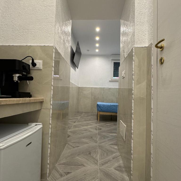 LUXOR ECO ROMA CASA E APPARTAMENTO PER VACANZE IN CENTRO Piazza Bologna, Colosseo, Piazza di Spagna, Vaticano, San Pietro, Sapienza, Fontana di Trevi, Piazza Navona, Trastevere, Tiburtina, Termini, Aeroporto - Camera Queen Deluxe - 4