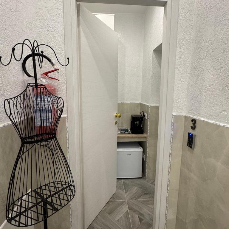 LUXOR ECO ROMA CASA E APPARTAMENTO PER VACANZE IN CENTRO Piazza Bologna, Colosseo, Piazza di Spagna, Vaticano, San Pietro, Sapienza, Fontana di Trevi, Piazza Navona, Trastevere, Tiburtina, Termini, Aeroporto - Camera Queen Deluxe - 16