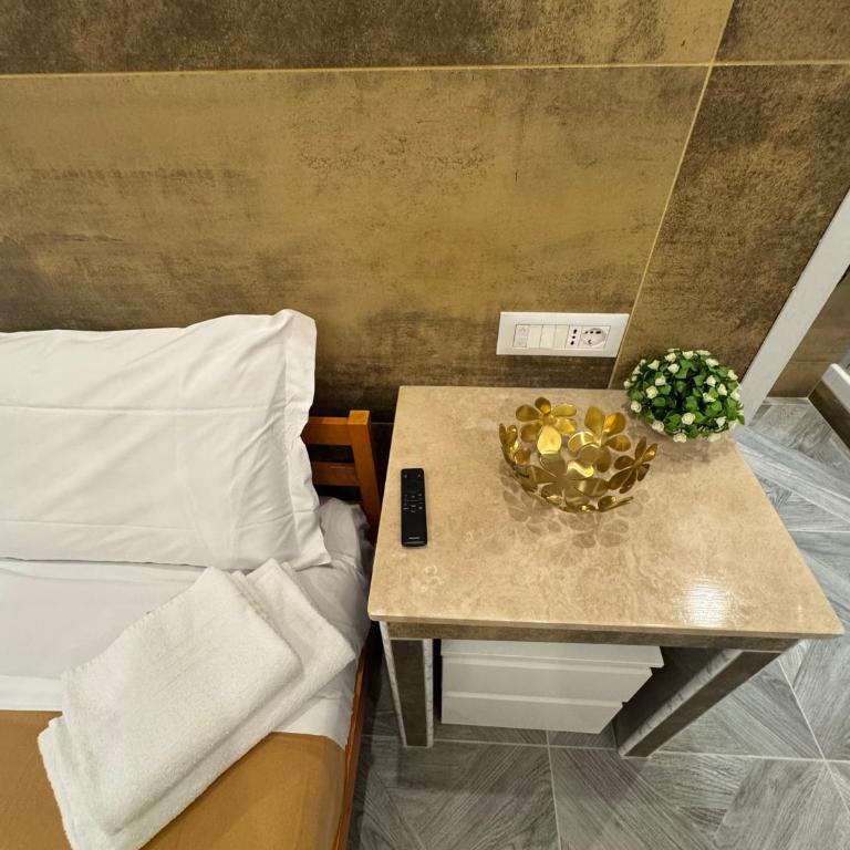 LUXOR ECO ROMA CASA E APPARTAMENTO PER VACANZE IN CENTRO Piazza Bologna, Colosseo, Piazza di Spagna, Vaticano, San Pietro, Sapienza, Fontana di Trevi, Piazza Navona, Trastevere, Tiburtina, Termini, Aeroporto - Camera Matrimoniale Superior - 10