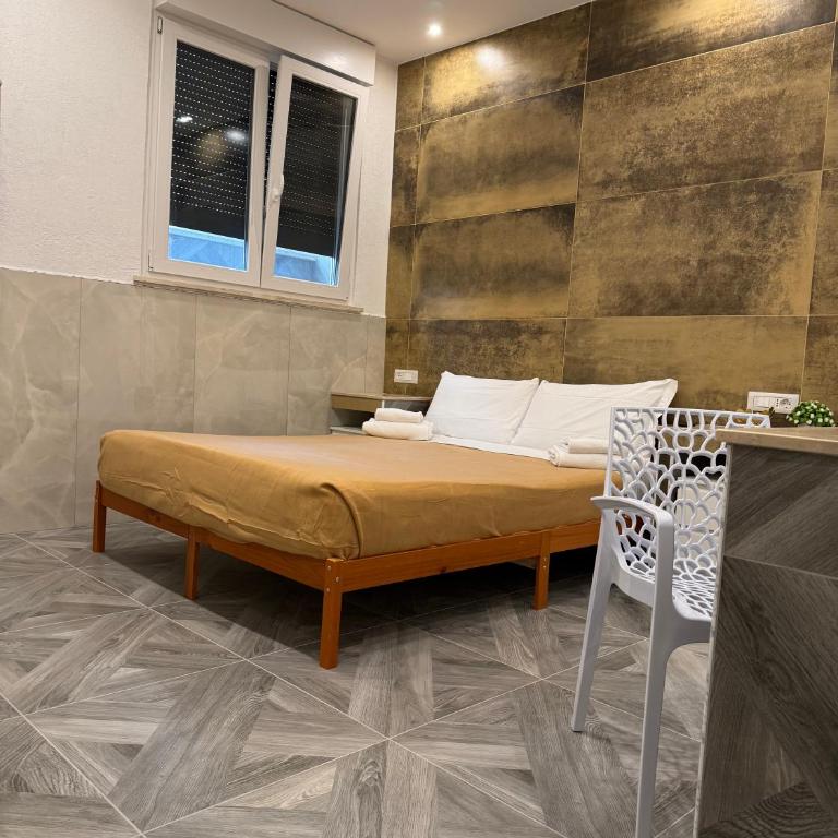 LUXOR ECO ROMA CASA E APPARTAMENTO PER VACANZE IN CENTRO Piazza Bologna, Colosseo, Piazza di Spagna, Vaticano, San Pietro, Sapienza, Fontana di Trevi, Piazza Navona, Trastevere, Tiburtina, Termini, Aeroporto - Camera Matrimoniale Superior - 23