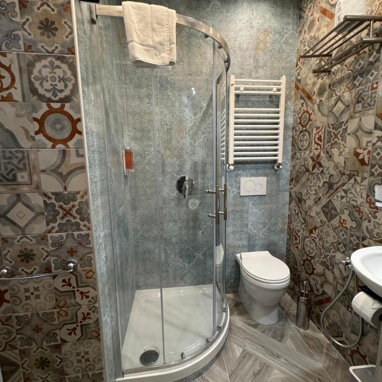 LUXOR ECO ROMA CASA E APPARTAMENTO PER VACANZE IN CENTRO Piazza Bologna, Colosseo, Piazza di Spagna, Vaticano, San Pietro, Sapienza, Fontana di Trevi, Piazza Navona, Trastevere, Tiburtina, Termini, Aeroporto - Camera Matrimoniale - 15