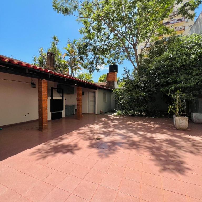 Espectacular casa en el centro de Posadas - Casa de 3 dormitorios - 25