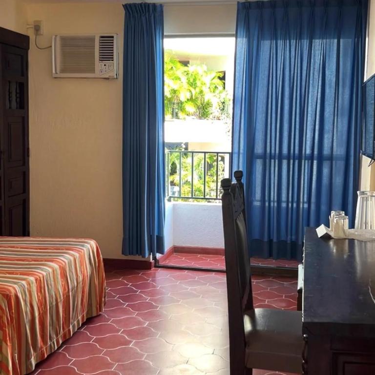 Hotel Gaviota Vallarta - Basic Triple Room - 3