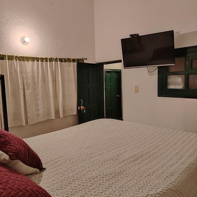 Casa Zoé - Habitación Triple Económica con baño compartido - 7