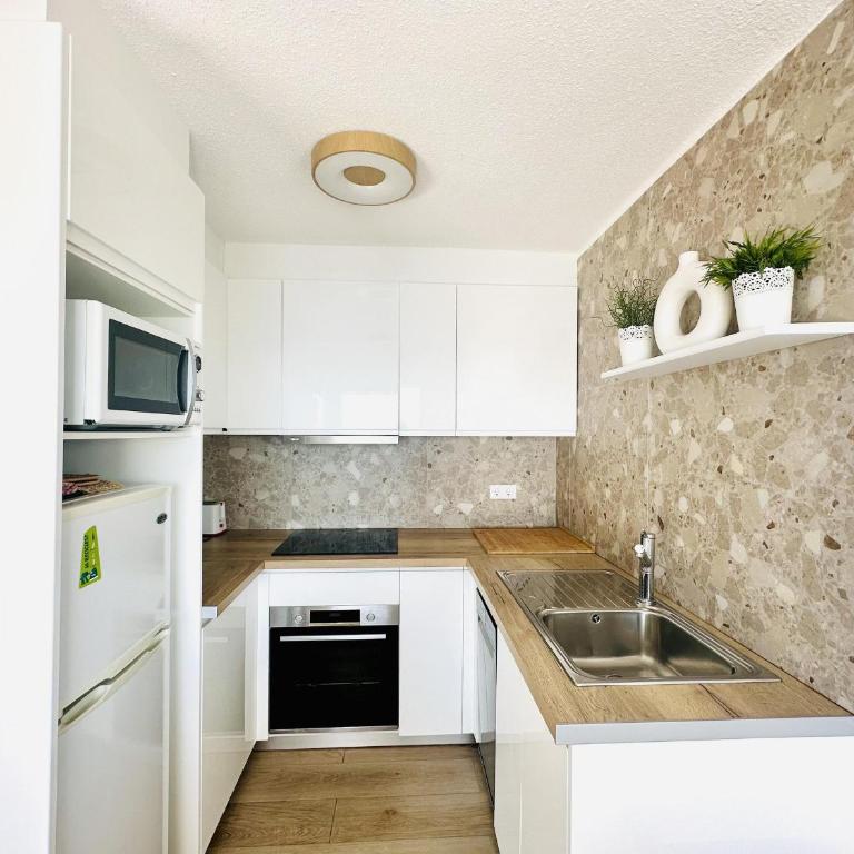 Moderno apartamento para dos con Wi-Fi y parking en Roses - ES-258-77 - Apartment - 9