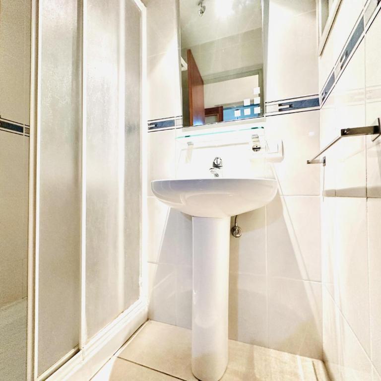 JOC D ESTIU. Apartamento en Roses — primera línea de mar con vistas espectaculares - ES-258-73 - Apartamento - 24