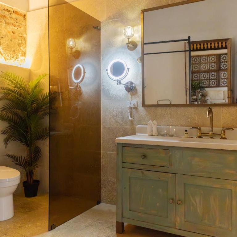 Hotel Casa La Factoria by Faranda Boutique, a member of Radisson Individuals - Two-Bedroom Suite with Balcony - 9