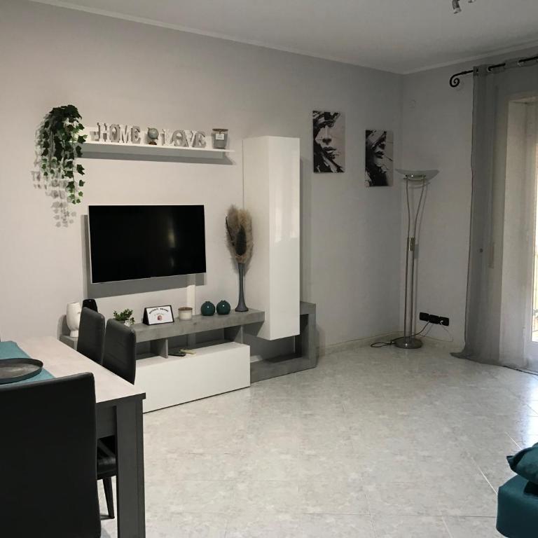 At Eria's House - 100 m Metro A Subaugusta - Two-Bedroom Apartment - 3
