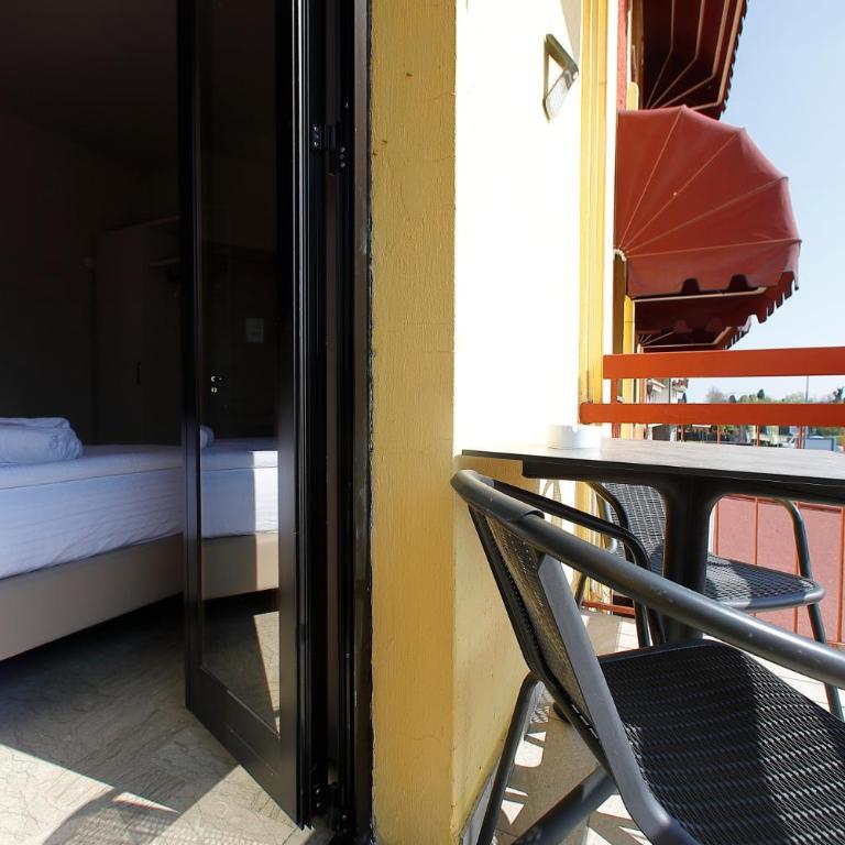 Hotel Primavera - Camera Matrimoniale con Balcone - 8