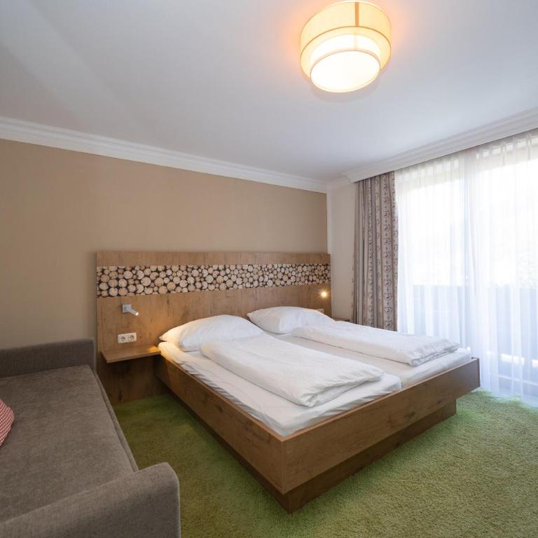 Pension Appartments Christoph - Doppelzimmer mit Balkon - 16