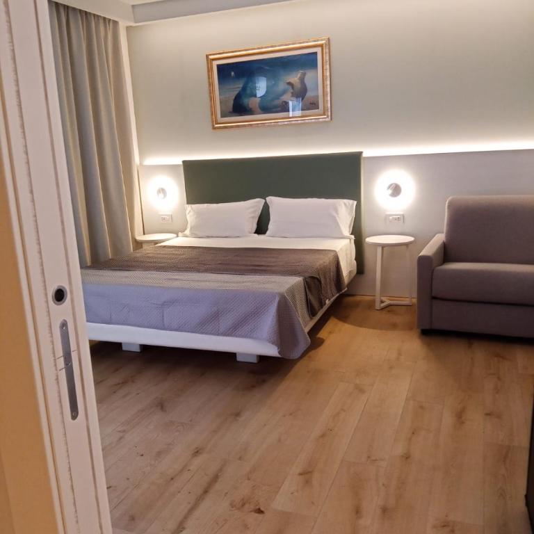 Atlantide Suites Tropea - Quadruple Room - 8