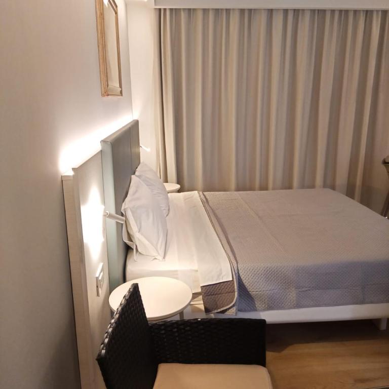Atlantide Suites Tropea - Quadruple Room - 9