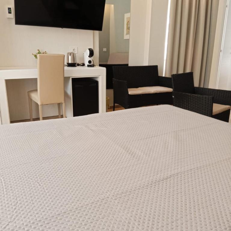 Atlantide Suites Tropea - Quadruple Room - 12